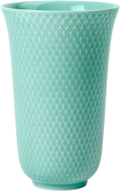 Se Lyngby Porcelæn Rhombe Color Vase H15 Aqua Porcelæn Str H:15 Ø:10 cm - Vaser ❤ Stort online udvalg i Lyngby Porcelæn ❤ Meget billig fragt og hurtig levering: 1 - 2 hverdage - Varenummer: MGS-S12015726 og barcode / Ean: 5711507019239 på lager - Udsalg på Bolig - Interiør - Vaser & urtepotteskjulere - Vaser Spar op til 58% - Over 1354 kendte mærker på udsalg