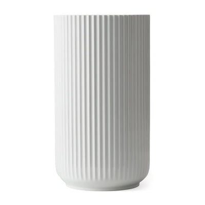 Se Lyngby Porcelæn Lyngby vase hvid 38 cm ✔ Kæmpe udvalg i Lyngby Porcelæn ✔ Hurtig levering: 1 - 2 Hverdage samt billig fragt - Varenummer: KTT-28511-08 og barcode / Ean: '5711507210056 på lager - Udsalg på Indretning - Dekoration - Vaser Spar op til 65% - Over 1354 kendte brands på udsalg