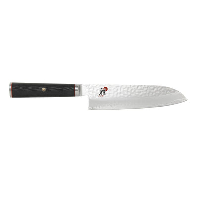 Se Miyabi Miyabi 5000MCT Santoku japansk kokkekniv 18 cm ✔ Kæmpe udvalg i Miyabi ✔ Hurtig levering: 1 - 2 Hverdage samt billig fragt - Varenummer: KTT-39872-01 og barcode / Ean: '4009839378232 på lager - Udsalg på Køkken & madlavning - Køkkenknive & Knivtilbehør - Santokuknive Spar op til 67% - Over 1300 kendte brands på udsalg