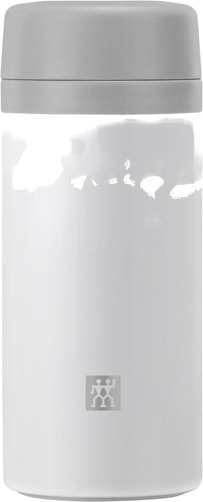 Se Zwilling Thermo Thermoflaske 420 ml Hvidgrå - Termoflasker ❤ Stort online udvalg i Zwilling ❤ Meget billig fragt og hurtig levering: 1 - 2 hverdage - Varenummer: MGS-S10790544 og barcode / Ean: 4009839534034 på lager - Udsalg på Bolig - Køkkenudstyr - Opbevaring - Termoflasker Spar op til 57% - Over 1160 kendte mærker på udsalg