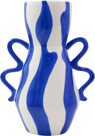 Se Que Rico Vase Luís - Bold & Blue Str 20 x 14 x 26,5 cm - Vaser ❤ Stort online udvalg i Que Rico ❤ Meget billig fragt og hurtig levering: 1 - 2 hverdage - Varenummer: MGS-S12238976 og barcode / Ean: 5420025375405 på lager - Udsalg på Bolig - Interiør - Vaser & urtepotteskjulere - Vaser Spar op til 59% - Over 1312 kendte brands på udsalg
