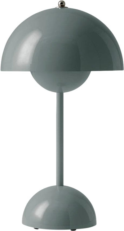 Se &Tradition Flowerpot Portable Lamp VP9, Stone Str Ø: 16cm, H: 29.5cm - Bordlamper ❤ Stort online udvalg i &Tradition ❤ Meget billig fragt og hurtig levering: 1 - 2 hverdage - Varenummer: MGS-S11803024 og barcode / Ean: 5705385036617 på lager - Udsalg på Bolig - Lamper - Bordlamper Spar op til 54% - Over 857 kendte brands på udsalg