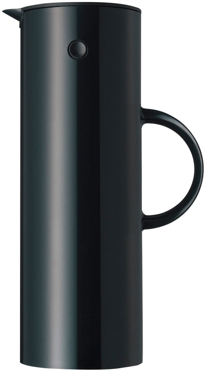 Se Stelton Em77 Termokande 1 l, Black - Termokander ❤ Stort online udvalg i Stelton ❤ Meget billig fragt og hurtig levering: 1 - 2 hverdage - Varenummer: MGS-S00652275 og barcode / Ean: 5709846001237 på lager - Udsalg på Bolig - Køkkenudstyr - Kaffe & te - Termokander Spar op til 66% - Over 1334 design brands på udsalg