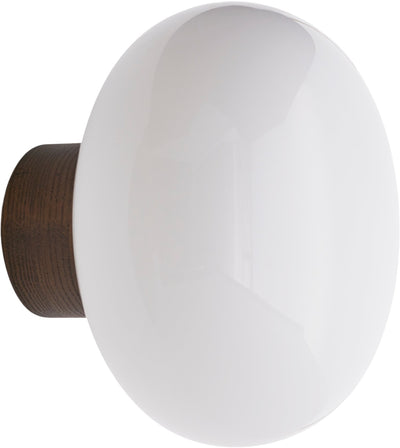 Se New Works Karljohan Wall Lamp, Smoked oak w. WH Opal Glass Str Ã230 x 180 mm - Væglamper ❤ Stort online udvalg i New Works ❤ Meget billig fragt og hurtig levering: 1 - 2 hverdage - Varenummer: MGS-S00478247 og barcode / Ean: 5712826203200 på lager - Udsalg på Bolig - Lamper - Væglamper Spar op til 65% - Over 1334 design mærker på udsalg