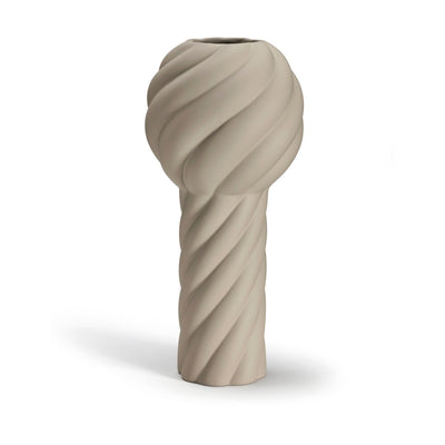 Se Cooee Design Twist pillar vase 34 cm Sand ✔ Kæmpe udvalg i Cooee Design ✔ Hurtig levering: 1 - 2 Hverdage samt billig fragt - Varenummer: KTT-596598-01 og barcode / Ean: '7350156250297 på lager - Udsalg på Indretning - Dekoration - Vaser Spar op til 65% - Over 1300 kendte brands på udsalg