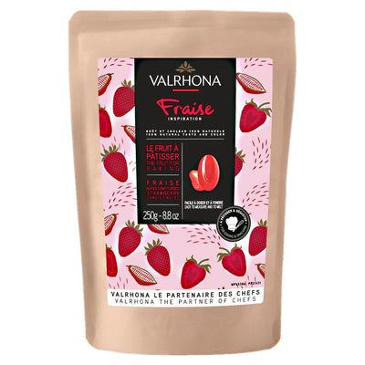 Se Valrhona Inspiration Jordbær chokolade, 250 g ✔ Kæmpe udvalg i Valrhona ✔ Meget billig fragt og hurtig levering: 1 - 2 hverdage - Varenummer: KTO-53429 og barcode / Ean: '3395328353073 på lager - Udsalg på Chokolade Spar op til 64% - Over 1112 kendte brands på udsalg