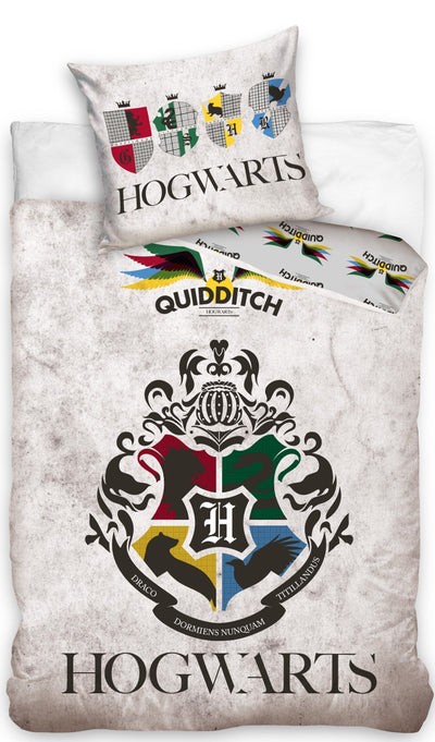 Se Harry Potter Quidditch Sengetøj, 100 procent bomuld ✔ Kæmpe udvalg i Mmaction ✔ Hurtig levering: 1 - 2 Hverdage samt billig fragt - Varenummer: MMA-2040194 og barcode / Ean: '5902689469015 på lager - Udsalg på Harry Potter Sengetøj Spar op til 66% - Over 454 design mærker på udsalg