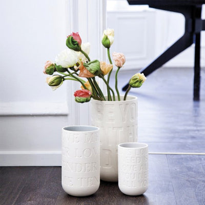Bring nordisk design og masser af kærlighed ind i dit hjem med vaser fra Kähler Love Song