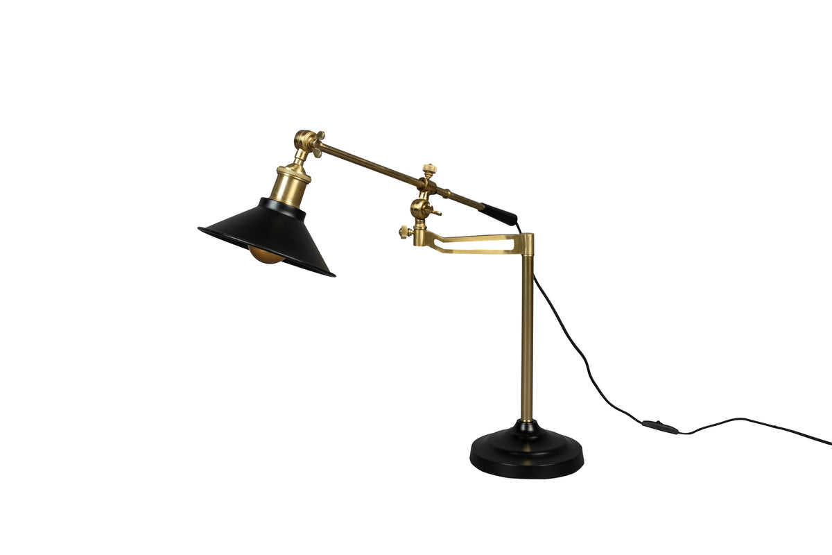 Sort skrivebordslampe med justerbar arm i messing