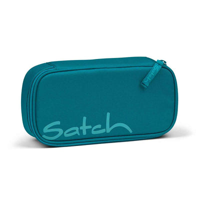 Se Satch Penalhus Deep Petrol One size ✔ Kæmpe udvalg i  Satch ✔ Hurtig levering: 1 - 2 Hverdage samt billig fragt - Varenummer: JUCO-00253-30088-10 og barcode / Ean: '4057081185931 på lager - Udsalg på Penalhus Spar op til 66% - Over  785 kendte brands på udsalg