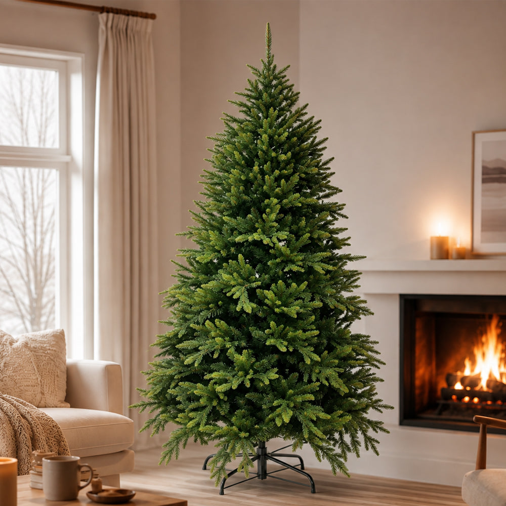 Nordic Premium naturtro kunstigt juletræ på 240 cm i PE og PVC