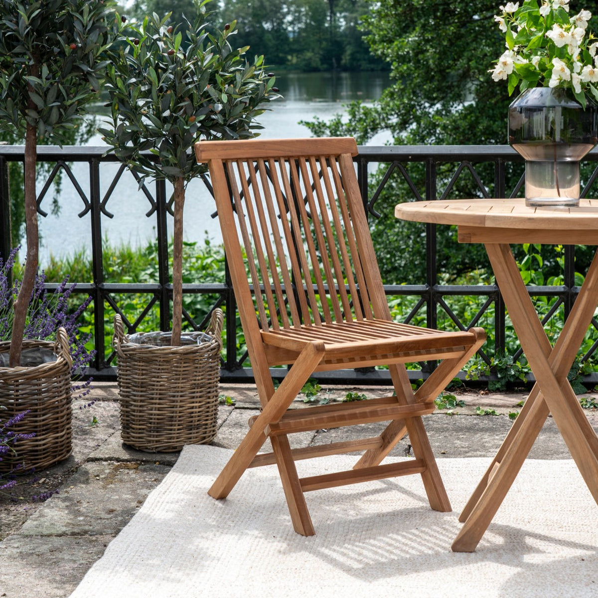 Se Altea - 2 Spisebordsstole i teak ❤ Kæmpe udvalg i 3-nordic - Køb online på udsalg og tilbud lige nu ❤ Billig fragt og hurtig levering - Varenummer: 3-nordic-4560 og barcode / Ean: 5713917007301 på lager - Udsalg på Haven - Havemøbler - Siddemøbler til haven - Spisebordsstole Store besparelser – op til 77% - Store besparelser på over 2.739 brands