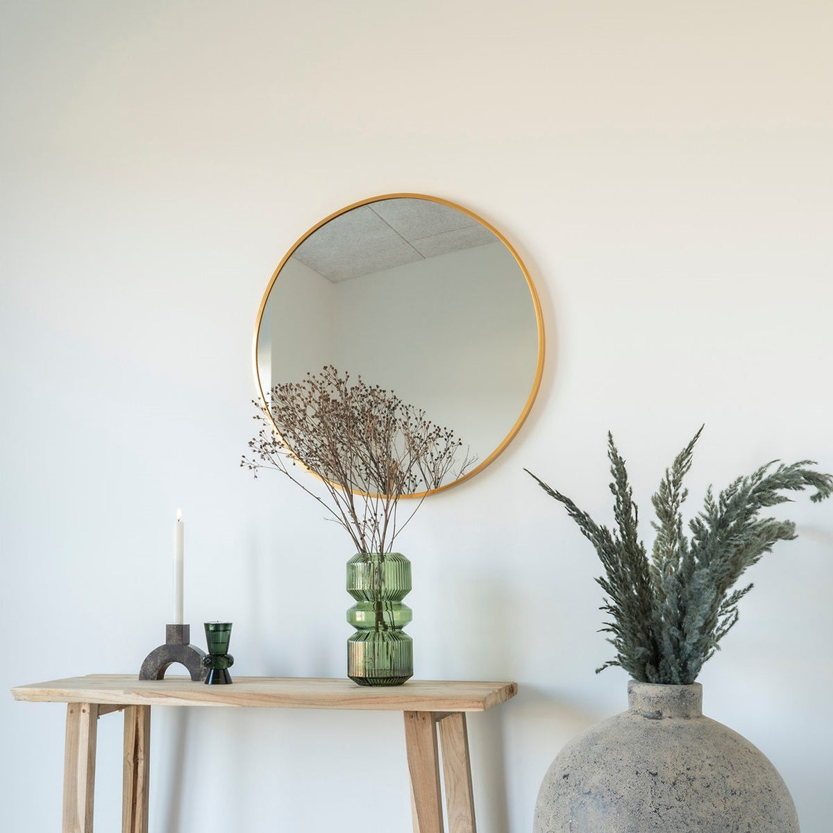 Se Shadows - Spejl i messing ramme, ø 60 cm. ❤ Kæmpe udvalg i 3-nordic - Køb online på udsalg og tilbud lige nu ❤ Billig fragt • Hurtig levering - Varenummer: 3-nordic-4647 og barcode / Ean: 5713917018291 på lager - Udsalg på Boligtilbehør - Spejle Spar helt op til 57% - Kæmpe udsalg på over 739 brands