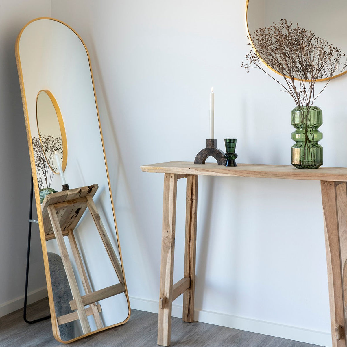 Se Shadows -Fritstående spejl i messing, 40 x 150 cm. ❤ Kæmpe udvalg i 3-nordic - Køb online på udsalg og tilbud lige nu ❤ Lav fragtpris og hurtig levering - Varenummer: 3-nordic-4645 og barcode / Ean: 5713917018345 på lager - Udsalg på Boligtilbehør - Spejle Store besparelser – op til 67% - Udsalg på mere end 2.281 populære mærker