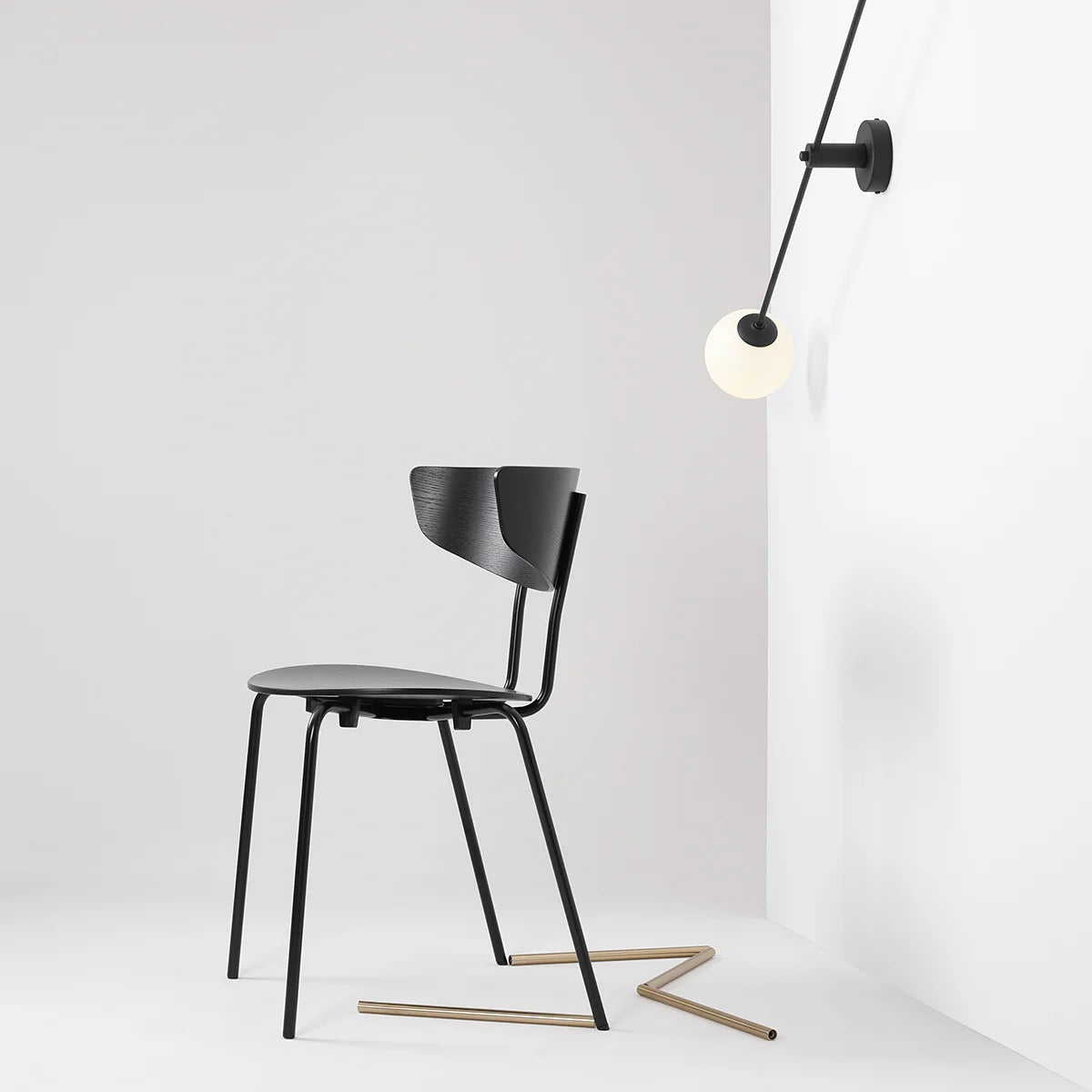 Se Point - Væglampe i sort metal og hvidt glas ❤ Kæmpe udvalg i 3-nordic - Køb online på udsalg og tilbud lige nu ❤ Billig fragt og hurtig levering - Varenummer: 3-nordic-3254 og barcode / Ean: på lager - Udsalg på Lamper - Væglamper Op til 61% rabat - Mere end 1.329 populære mærker på udsalg