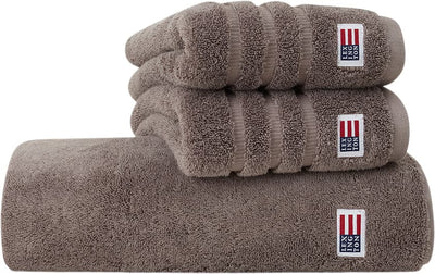 Se Lexington Original Towel Shadow Str 30x50 - Håndklæder ❤ Stort online udvalg i Lexington ❤ Meget billig fragt og hurtig levering: 1 - 2 hverdage - Varenummer: MGS-S10677780 og barcode / Ean: 7321301639045 på lager - Udsalg på Bolig - Tekstiler & puder - Håndklæder Spar op til 65% - Over 1324 kendte brands på udsalg