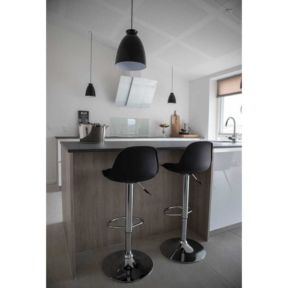 Se Trondheim - Barstol i sort med chrome ben, Sæt af 2 stk. ❤ Kæmpe udvalg i House Nordic - Køb online på udsalg og tilbud lige nu ❤ Meget billig fragt og hurtig levering - Varenummer: Bolig&Haven-42075155038460 og barcode / Ean: 5713917009596 på lager - Udsalg på Store besparelser – op til 77% - Spar stort på mere end 2.739 brands