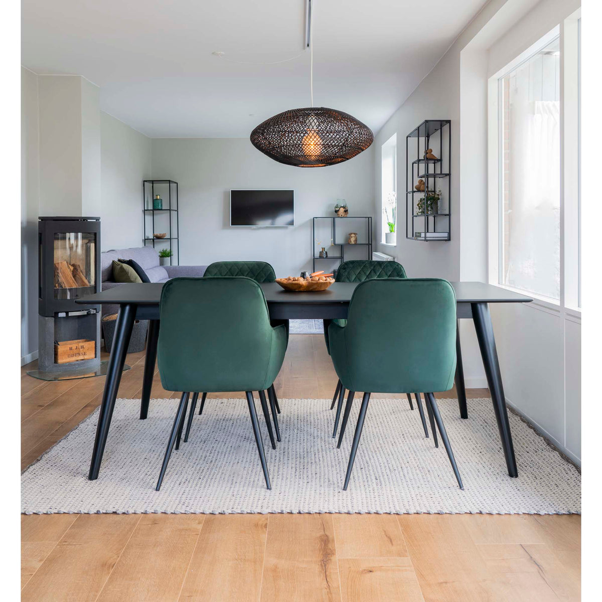 Se House Nordic - Harbo Spisebordsstol - Grøn velour - Sæt af 2 stk. ❤ Kæmpe udvalg i House Nordic - Køb online på udsalg og tilbud lige nu ❤ Hurtig levering til lave fragtpriser - Varenummer: Bolig&Haven-41240571084951 og barcode / Ean: 5713917000852 på lager - Udsalg på Op til 57% rabat - 2.739 brands med vilde rabatter