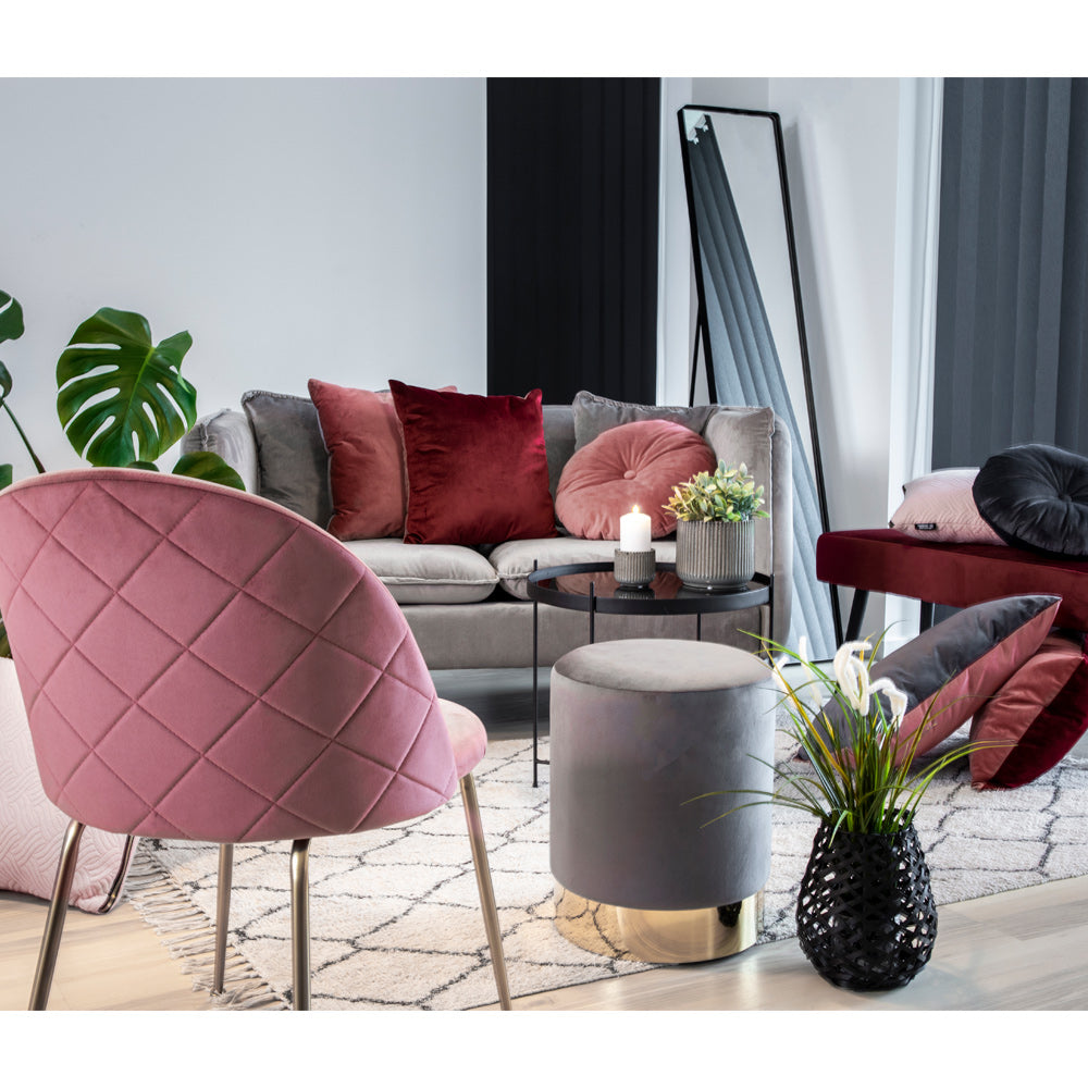 Se House Nordic - Geneve Spisebordsstol - 2 stk. i rosa velour, messing ❤ Kæmpe udvalg i House Nordic - Køb online på udsalg og tilbud lige nu ❤ Meget billig fragt og hurtig levering - Varenummer: Bolig&Haven-41240577867927 og barcode / Ean: 5713917001477 på lager - Udsalg på Få op til 67% i rabat - Shop populære mærker fra over 2.739 brands