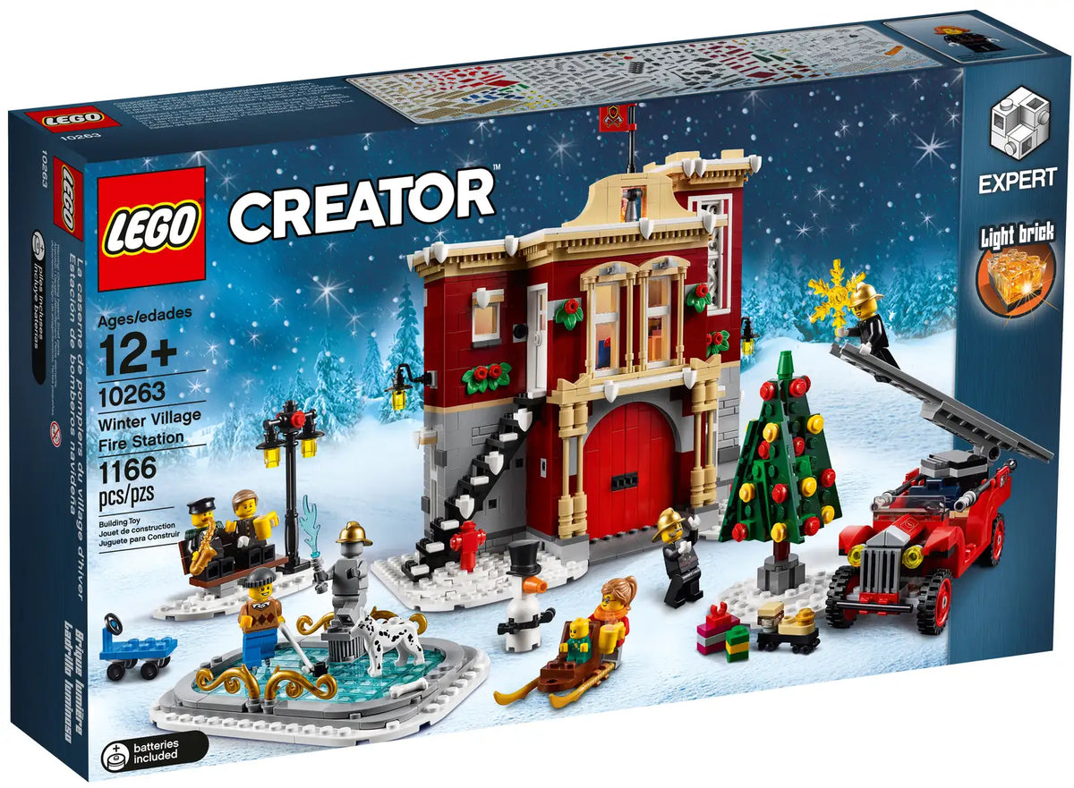 LEGO Creator Expert 10263 Vinterlandsbyens brandstation, sneklædt bygning i to etager pyntet med kristtorn