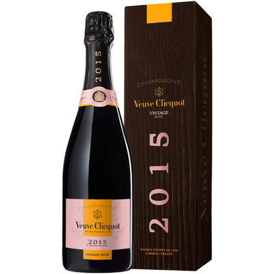 Se Veuve Clicquot Vintage Rosé 2015 75cl ✔ Kæmpe udvalg i  Veuve Clicquot - Køb online på udsalg og tilbud lige nu ✔ Hurtig levering: 1 - 2 Hverdage samt billig fragt - Varenummer: BAR-1406281 og barcode / Ean: 3049614221064 på lager - Udsalg på Drikkevarer | Vin og champagne | Champagne Spar op til 58% - Over 1192 kendte brands på udsalg