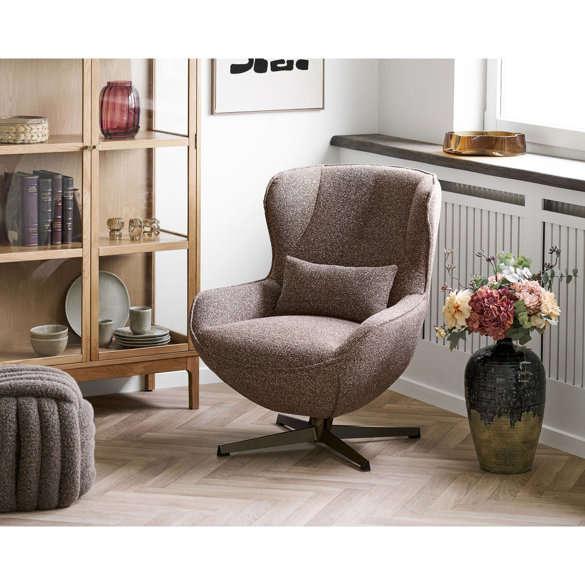 Se House Nordic - Blenheim Loungestol med drejefod, brun, bronzefarvet ben ❤ Kæmpe udvalg i House Nordic - Køb online på udsalg og tilbud lige nu ❤ Lav fragtpris og hurtig levering - Varenummer: Bolig&Haven-53734188417354 og barcode / Ean: 5713917043583 på lager - Udsalg på Få op til 67% i rabat - Over 1.798 brands samlet på udsalg