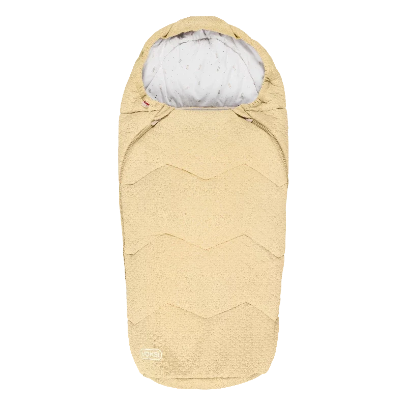 Voksi Breeze Light kørepose i designet Kind Yellow Fields fra SS26-kollektionen