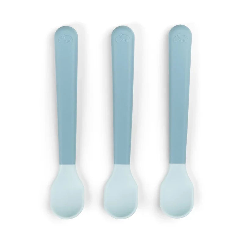 Tre babyskeer fra Done by Deer Foodie Easy-Grip i blå nuancer