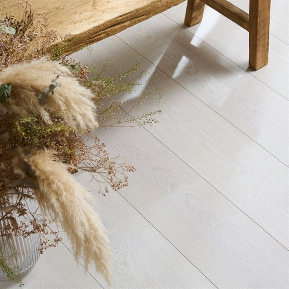 Wallmann Organic Silent Plank designgulv i 176 Extra Hvid Oak