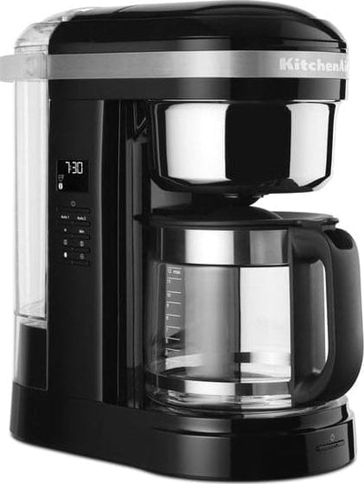 Se KitchenAid Drip Kaffemaskine Sort 1,7 Liter B1 - Kaffemaskiner ❤ Stort online udvalg i KitchenAid ❤ Meget billig fragt og hurtig levering: 1 - 2 hverdage - Varenummer: MGS-S00500458 og barcode / Ean: 8003437601583 på lager - Udsalg på Bolig - Køkkenudstyr - Kaffe & te - Kaffemaskiner Spar op til 61% - Over 1150 kendte brands på udsalg