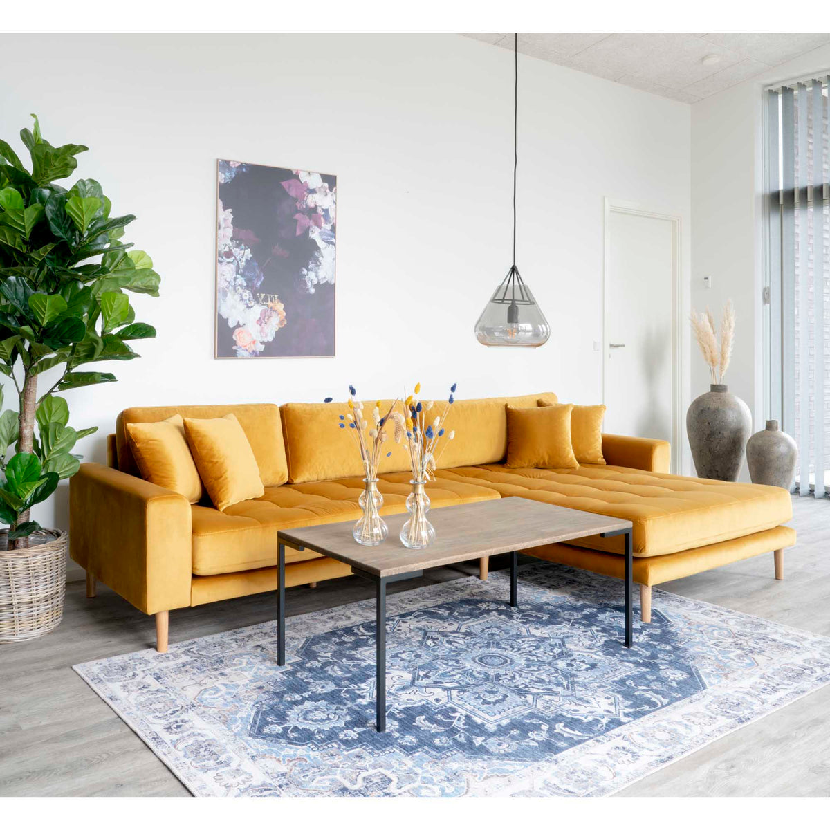 Se Lido Lounge Sofa højrevendt i sennepsgul velour med fire puder HN1004 ❤ Kæmpe udvalg i House Nordic - Køb online på udsalg og tilbud lige nu ❤ Billig fragt • Hurtig levering - Varenummer: Bolig&Haven-42001764188412 og barcode / Ean: 5713917006601 på lager - Udsalg på Op til 63% rabat - Over 1.329 brands på online udsalg