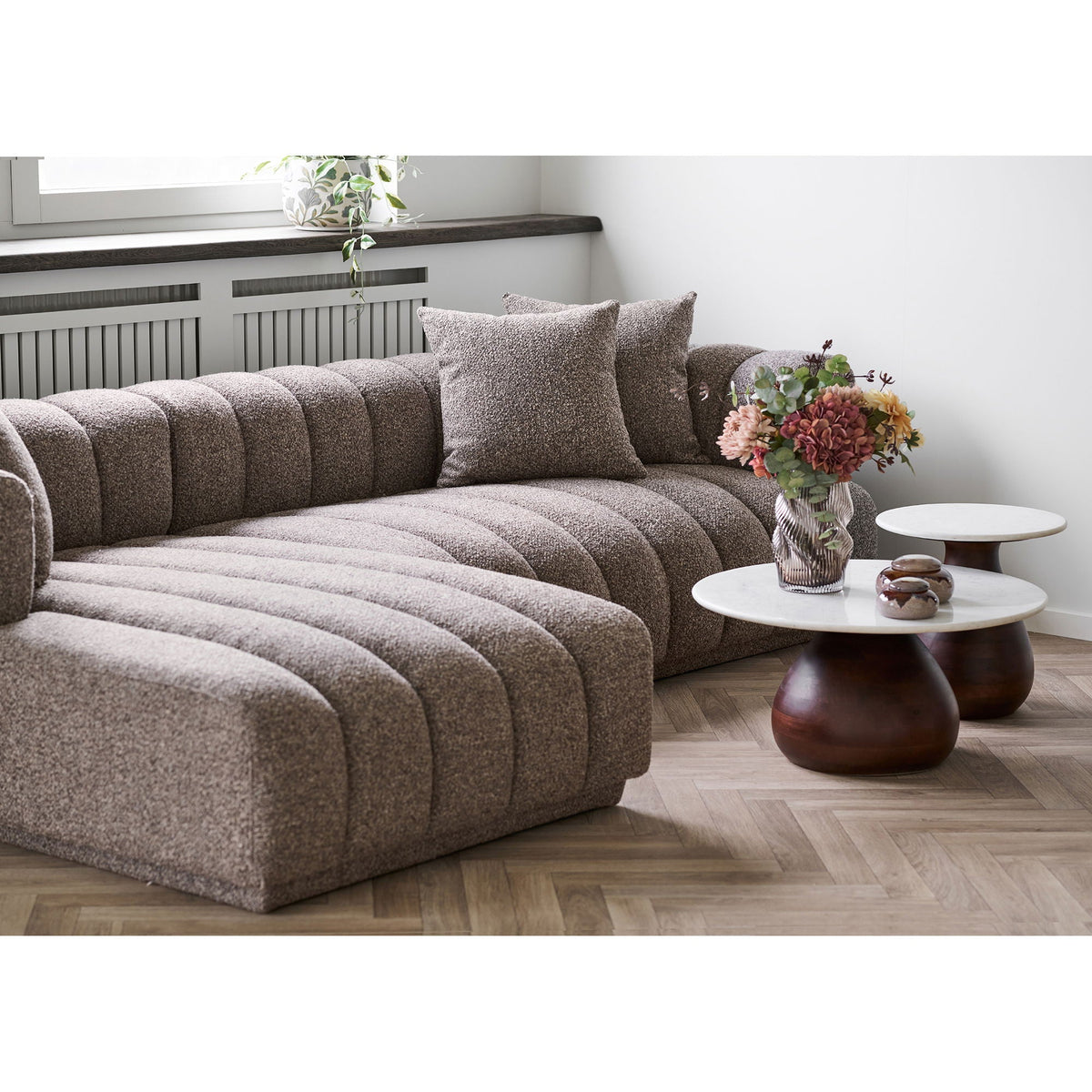Se House Nordic - Aurora Loungesofa, Venstrevendt, Brun med 3 Puder - 293 x 104/160 x 68 cm ❤ Kæmpe udvalg i House Nordic - Køb online på udsalg og tilbud lige nu ❤ Billig fragt • Hurtig levering - Varenummer: Bolig&Haven-61413410373962 og barcode / Ean: 5713917039692 på lager - Udsalg på Store besparelser – op til 67% - Store besparelser på over 2.281 brands