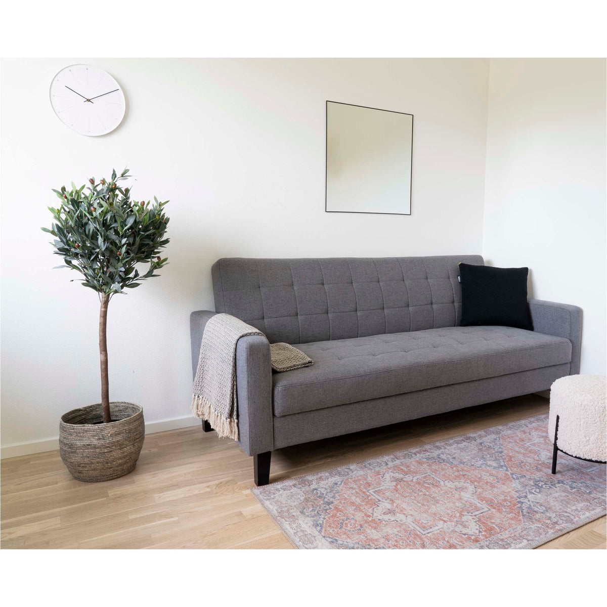 Se House Nordic - Milton Sovesofa, mørkegrå m. opbevaring ❤ Kæmpe udvalg i House Nordic - Køb online på udsalg og tilbud lige nu ❤ Hurtig levering til lave fragtpriser - Varenummer: Bolig&Haven-42001778409724 og barcode / Ean: 5713917003471 på lager - Udsalg på Op til 61% rabat - Find tilbud fra over 2.739 mærker