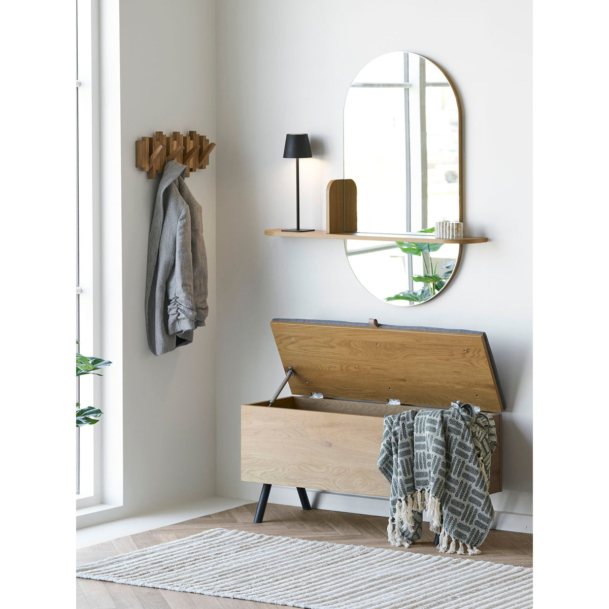 Se House Nordic - Barco bænk med opbevaring - Egetræslook - 92Ã33Ã48 cm ❤ Kæmpe udvalg i House Nordic - Køb online på udsalg og tilbud lige nu ❤ Lav fragtpris og hurtig levering - Varenummer: Bolig&Haven-52767139692874 og barcode / Ean: 5713917037902 på lager - Udsalg på Store besparelser – op til 71% - Shop over 2.281 kendte brands på udsalg