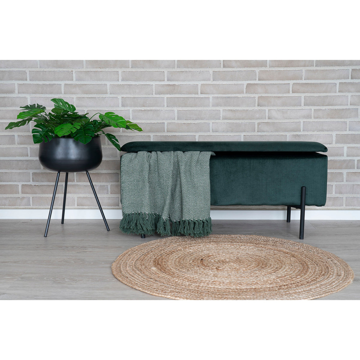 Se Hous Nordic - Watford Bænk - Grøn velour, 36,5x95x46cm ❤ Kæmpe udvalg i House Nordic - Køb online på udsalg og tilbud lige nu ❤ Hurtig levering til lave fragtpriser - Varenummer: Bolig&Haven-42964012957948 og barcode / Ean: 5713917016334 på lager - Udsalg på Spar helt op til 57% - Over 739 kendte brands på udsalg