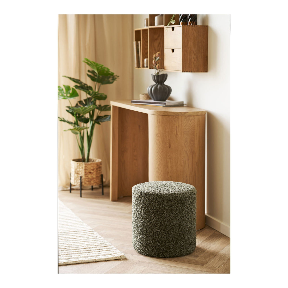 Se House Nordic - Ejby puf - Grøn teddy - Ø34ÃH36 cm ❤ Kæmpe udvalg i House Nordic - Køb online på udsalg og tilbud lige nu ❤ Billig fragt og hurtig levering - Varenummer: Bolig&Haven-52767048073546 og barcode / Ean: 5713917037940 på lager - Udsalg på Op til 63% rabat - Mere end 1.329 populære mærker på udsalg
