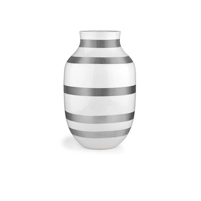 Se Kähler - Omaggio vase 30,5 cm, sølv ✔ Kæmpe udvalg i Kähler ✔ Hurtig levering: 1 - 2 Hverdage samt billig fragt - Varenummer: RKTK-K691792 og barcode / Ean: '5703779152134 på lager - Udsalg på Spar op til 52% - Over 1354 design brands på udsalg