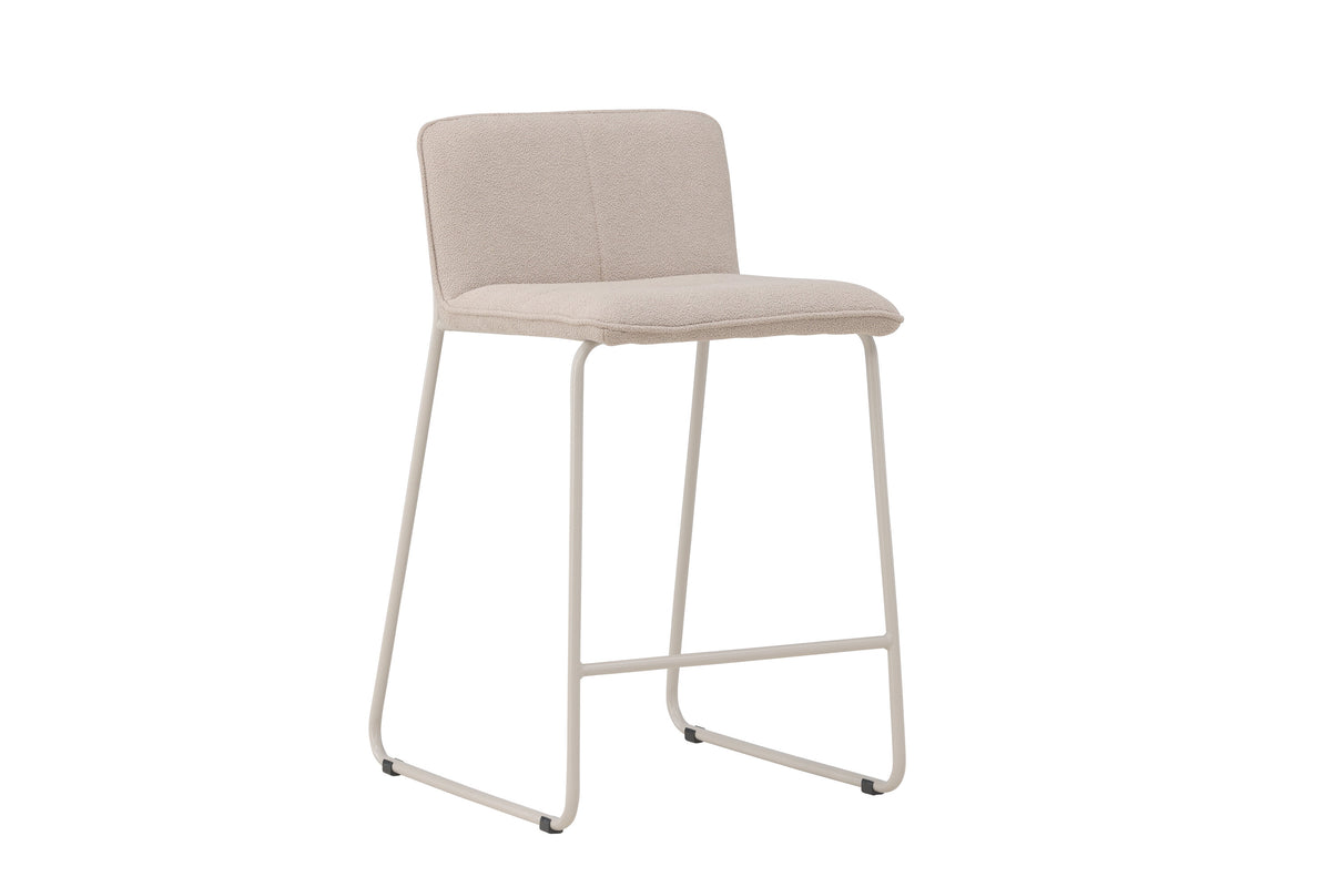 Se VENTURE DESIGN Bisbee barstol, m. ryglæn og fodstøtte - beige bouclé stof og stål ❤ Kæmpe udvalg i Venture Design - Køb online på udsalg og tilbud lige nu ❤ Super billig fragt og lynhurtig levering - Varenummer: Boboonline-115477 og barcode / Ean: 7340220833389 på lager - Udsalg på Møbler,Stole,Barstole,
Møbler,
Stole,
Barstole med ryglæn,
Barstole til køkkenø,
Hjem Spar stort – op til 53% - Over 2.739 kendte brands på stort udsalg