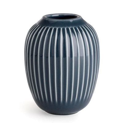 Se Kähler - Hammershøi vase, 10 cm, antracitgrå ✔ Kæmpe udvalg i Kähler ✔ Hurtig levering: 1 - 2 Hverdage samt billig fragt - Varenummer: RKTK-K692364 og barcode / Ean: '5703779153711 på lager - Udsalg på Spar op til 51% - Over 1354 design mærker på udsalg