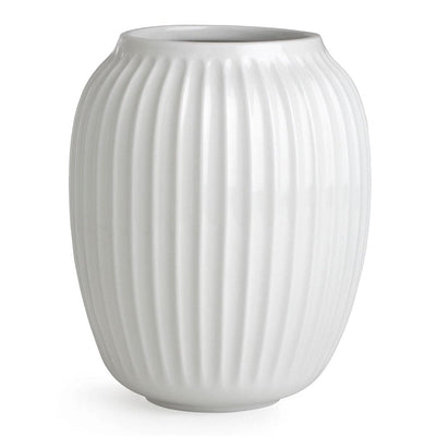 Se Kähler - Hammershøi vase, 21 cm, hvid ✔ Kæmpe udvalg i Kähler ✔ Hurtig levering: 1 - 2 Hverdage samt billig fragt - Varenummer: RKTK-K692362 og barcode / Ean: '5703779153803 på lager - Udsalg på Spar op til 53% - Over 1354 design mærker på udsalg