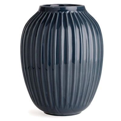 Se Kähler - Hammershøi vase, 25 cm, antracitgrå ✔ Kæmpe udvalg i Kähler ✔ Hurtig levering: 1 - 2 Hverdage samt billig fragt - Varenummer: RKTK-K692367 og barcode / Ean: '5703779153865 på lager - Udsalg på Spar op til 66% - Over 1354 kendte mærker på udsalg