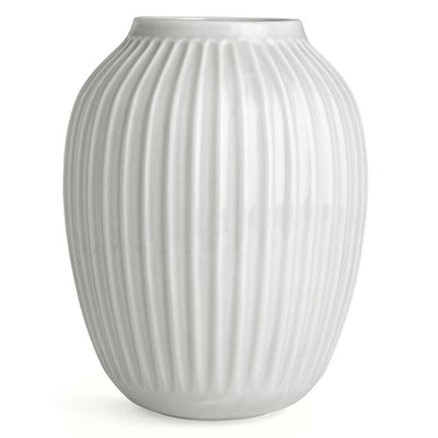 Se Kähler - Hammershøi vase, 25 cm, hvid ✔ Kæmpe udvalg i Kähler ✔ Hurtig levering: 1 - 2 Hverdage samt billig fragt - Varenummer: RKTK-K692363 og barcode / Ean: '5703779153858 på lager - Udsalg på Spar op til 52% - Over 1354 design mærker på udsalg