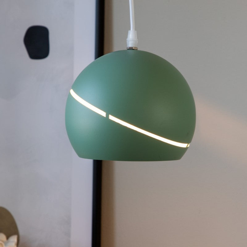 Se Dench - Pendel i grøn metal ❤ Kæmpe udvalg i 3-nordic - Køb online på udsalg og tilbud lige nu ❤ Super billig fragt og lynhurtig levering - Varenummer: 3-nordic-5352 og barcode / Ean: på lager - Udsalg på Lamper - Loftlamper - pendler - Pendler med 1 skærm Store besparelser – op til 67% - Store besparelser på over 2.281 brands