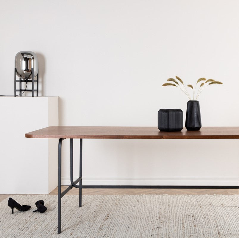 Se Snell - Spisebord i valnøddefiner og sort understel, rektangulær 90 x 200 cm ❤ Kæmpe udvalg i 3-nordic - Køb online på udsalg og tilbud lige nu ❤ Hurtig levering til lave fragtpriser - Varenummer: 3-nordic-5448 og barcode / Ean: på lager - Udsalg på Spisestue - Spiseborde - Moderne designs - unikt, nytænkende og individuelt Spar helt op til 57% - Kæmpe udsalg på over 739 brands