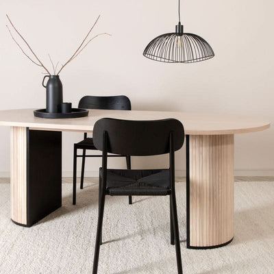 Se tilbud på Floyd spisebord i hvidpigmenteret egefiner, oval 200 x 90 cm. Billigt udsalg! Hurtig levering: 1-2 hverdage. Varenummer: 3NDC-5394. Spar op til 51%.