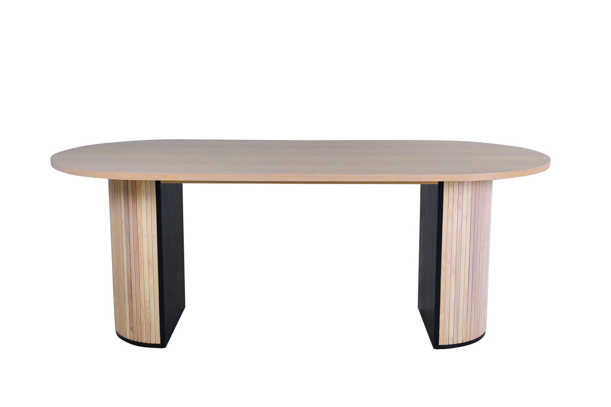 Se VENTURE DESIGN Bianca spisebord, oval - hvidkalket finér (200x90) ❤ Kæmpe udvalg i Venture Design - Køb online på udsalg og tilbud lige nu ❤ Super billig fragt og lynhurtig levering - Varenummer: Boboonline-94351 og barcode / Ean: 7350118418178 på lager - Udsalg på Møbler,Borde,Spiseborde,
Samarbejdspartnere - B varer,
Møbler,
Borde,
Ovale spiseborde, Store besparelser – op til 71% - Udsalg på mere end 2.281 populære mærker