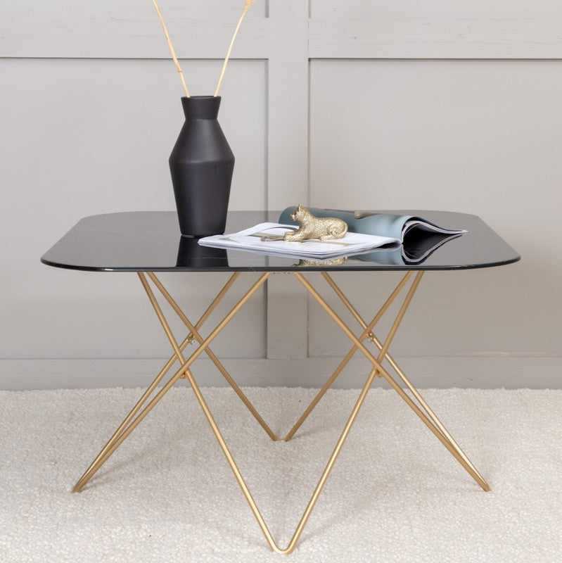 Se Tubas- Sofabord i sort marmor glas og messing metal, 80 x 80 cm ❤ Kæmpe udvalg i 3-nordic - Køb online på udsalg og tilbud lige nu ❤ Lav fragtpris og hurtig levering - Varenummer: 3-nordic-5482 og barcode / Ean: på lager - Udsalg på Dagligstue - Sofaborde - Moderne designs - unikt, nytænkende og individuelt Spar helt op til 79% - Stort udsalg på over 739 brands
