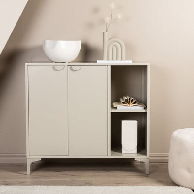 Se billigt tilbud på Wells skab i beige metal, 100 x 110 cm. Udsalg på reoler og skabe. Hurtig levering, 1-2 hverdage. Spar op til 67%.