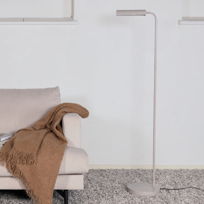 Se Conner - Gulvlampe i beige metal ❤ Kæmpe udvalg i 3-nordic - Køb online på udsalg og tilbud lige nu ❤ Hurtig levering til lave fragtpriser - Varenummer: 3-nordic-8855 og barcode / Ean: på lager - Udsalg på Lamper - Gulvlamper Store besparelser – op til 71% - Udsalg på mere end 2.281 populære mærker