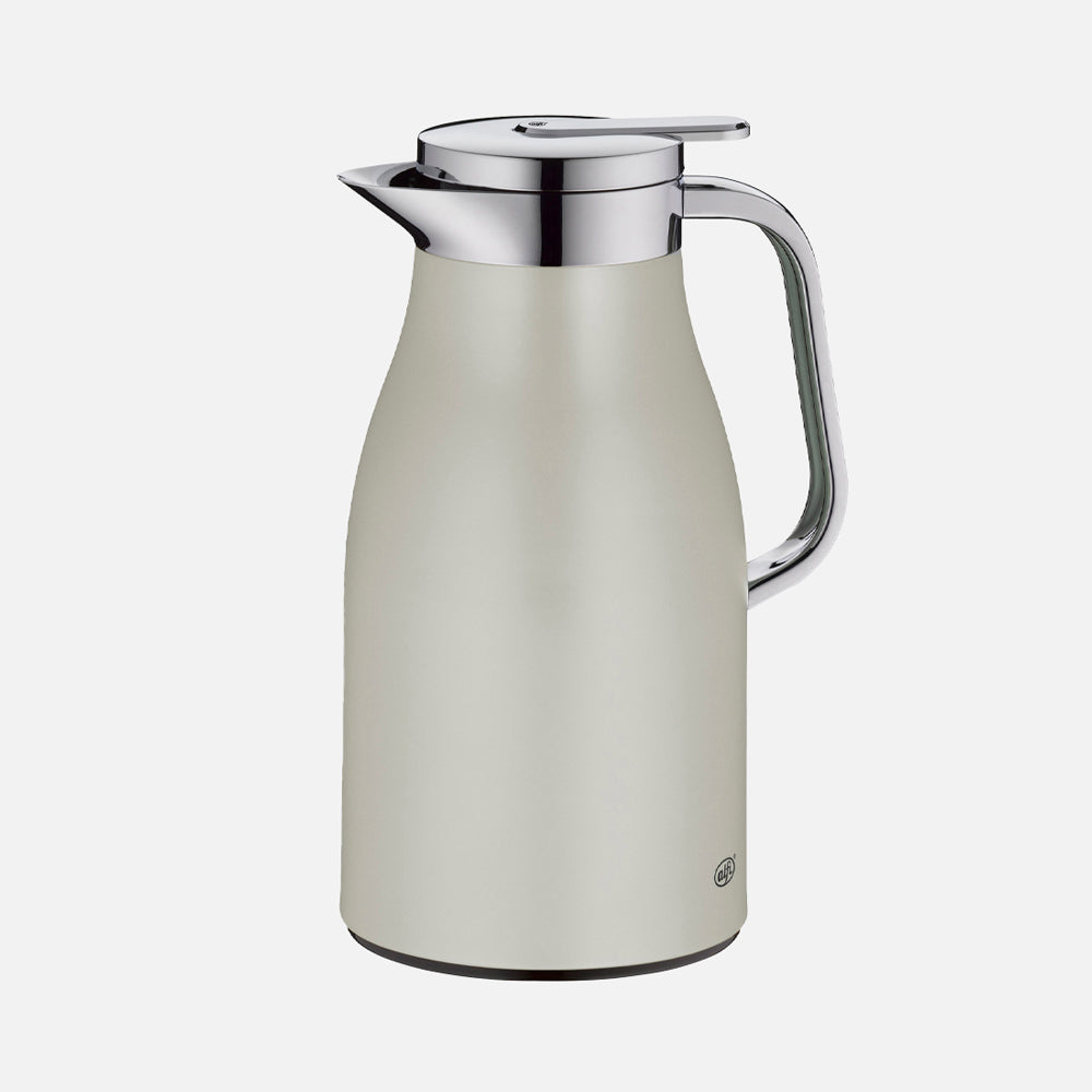 Se Alfi SKYLINE Termokande 1 Liter - Creme ❤ Kæmpe udvalg i Alfi - Køb online på udsalg og tilbud lige nu ❤ Billig fragt og hurtig levering - Varenummer: HomeFeeling-6405 og barcode / Ean: 4002458489549 på lager - Udsalg på Alt i køkkenting og borddækning - Termokander Spar helt op til 79% - Stort udsalg på over 739 brands